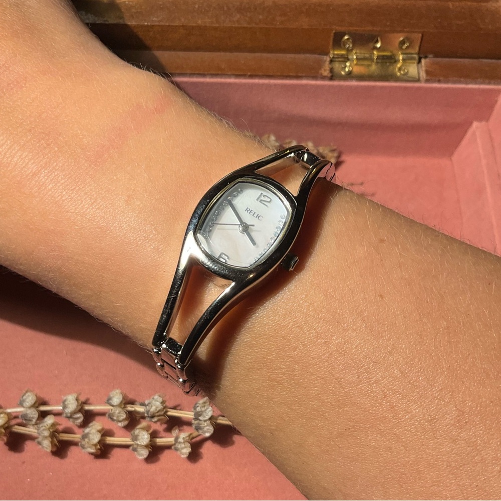 NWT Vintage Relic Watch - Picture 3 of 9
